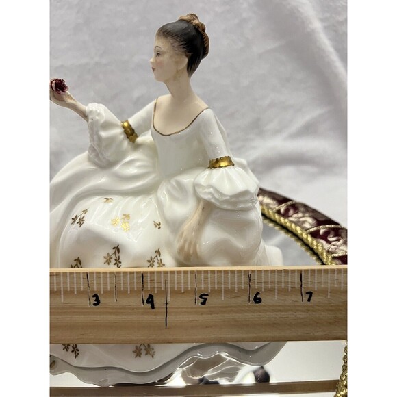 Vintage Royal Doulton My Love Figure H.N. 2339-1965 - Picture 13 of 13